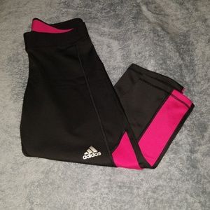 Addidas capri leggings brand new. Size small